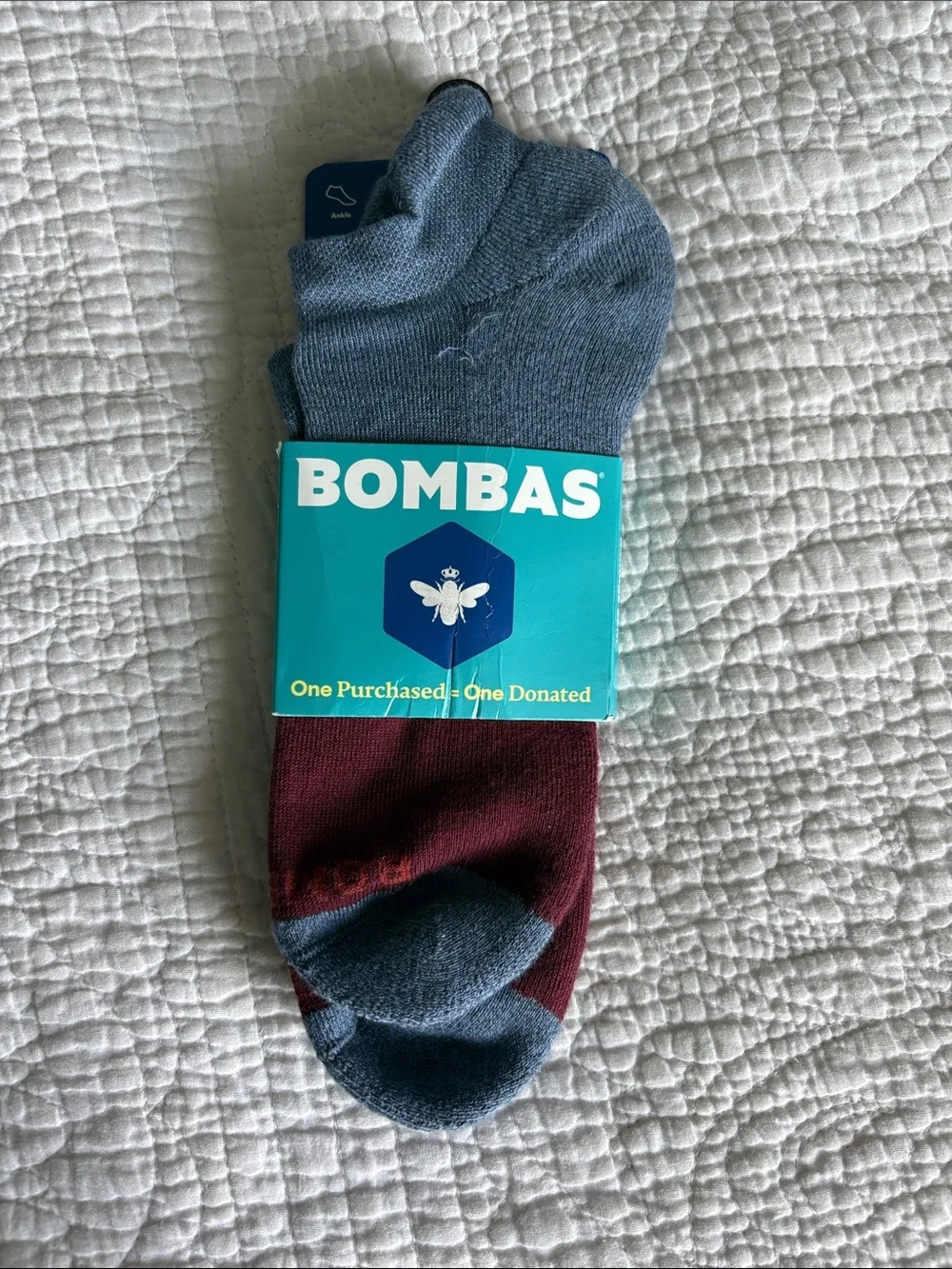 Bombas Two-Tone Ankle Socks in Blue and Maroon